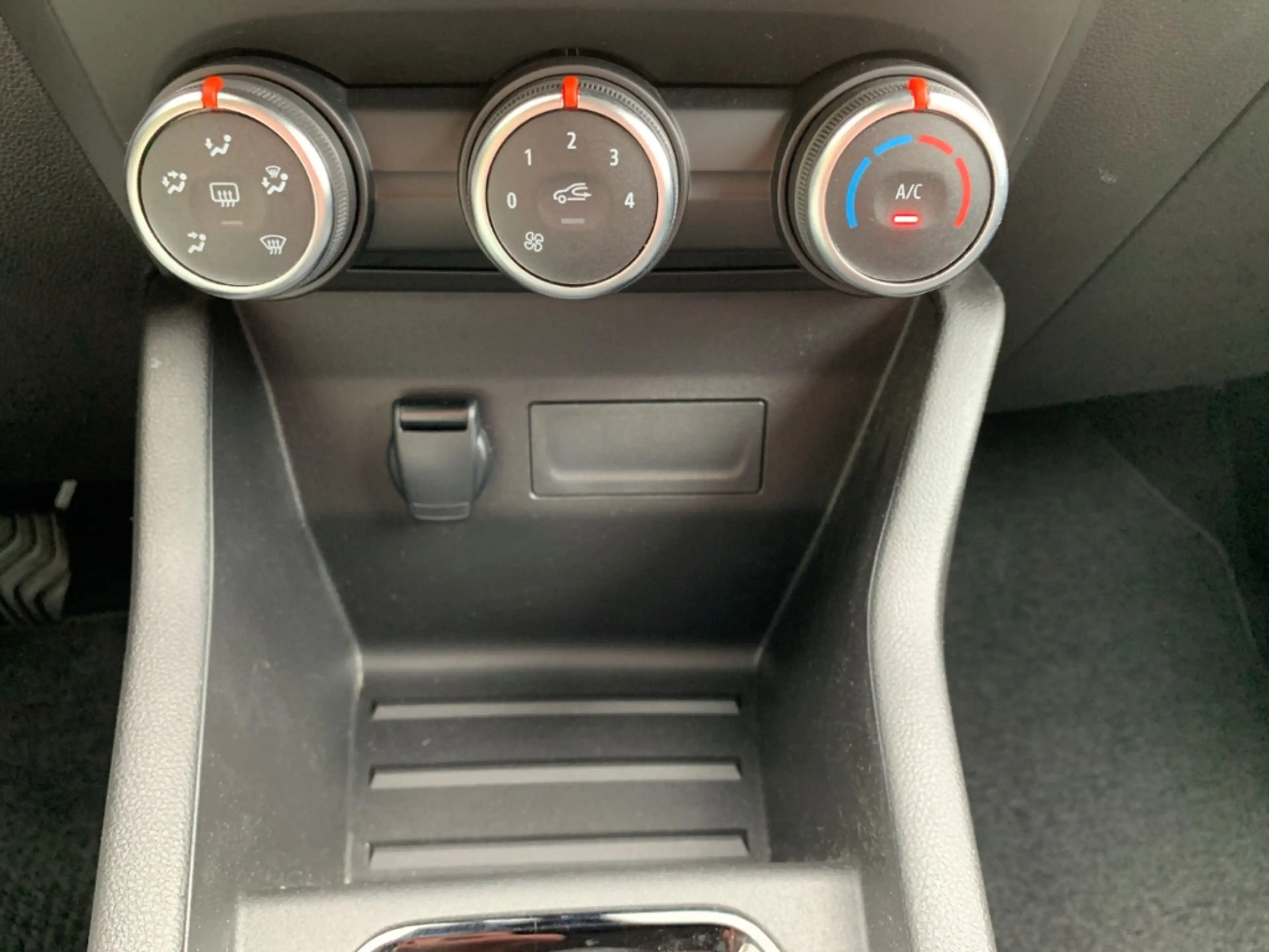 Renault Clio ZEN 1.0 TCe 90 Zen KLIMA+LED+DAB+TEMPOMAT — photo 18