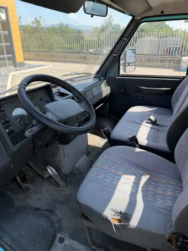 Iveco Daily 35.8 cassonato, foto 3