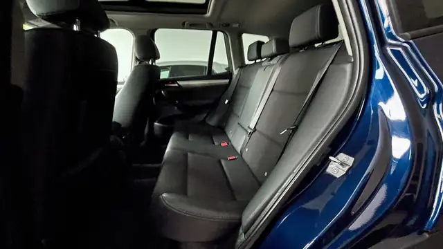 BMW X3 view 11