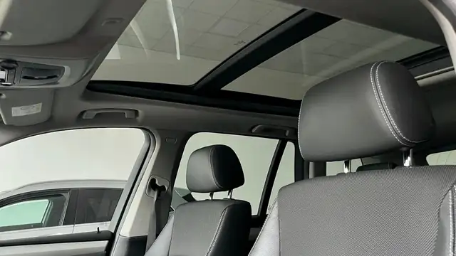BMW X3 view 18