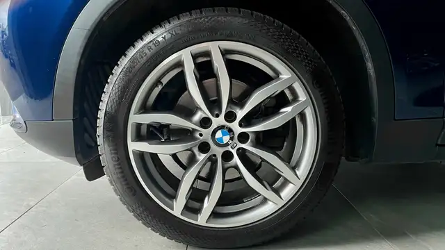 BMW X3 view 5