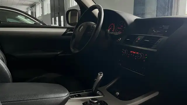 BMW X3 view 21