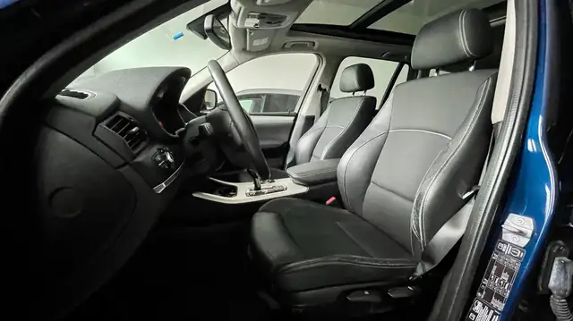 BMW X3 view 10