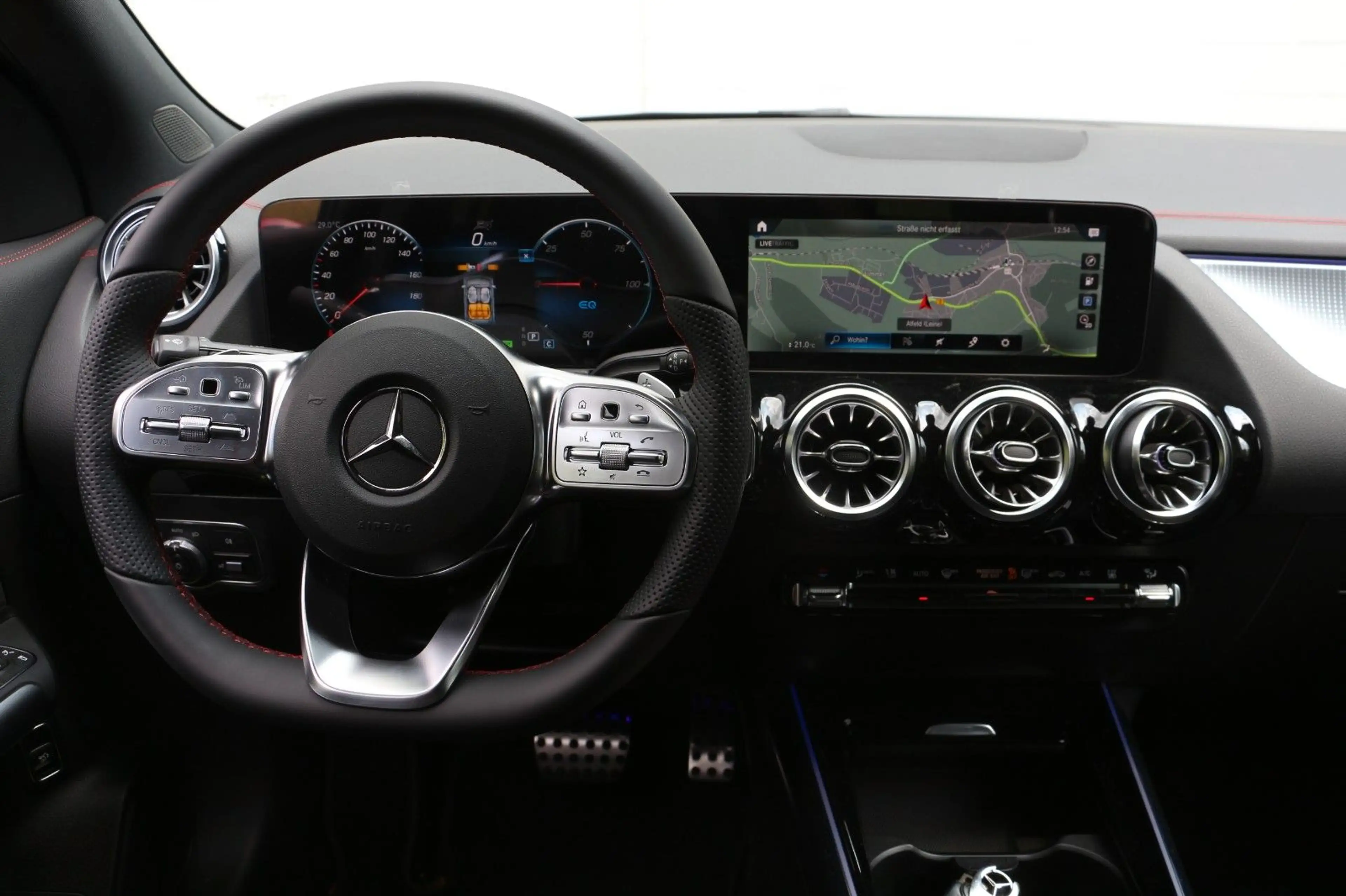 Mercedes-Benz EQA 250 AMG/Night/360°/LED — photo 10