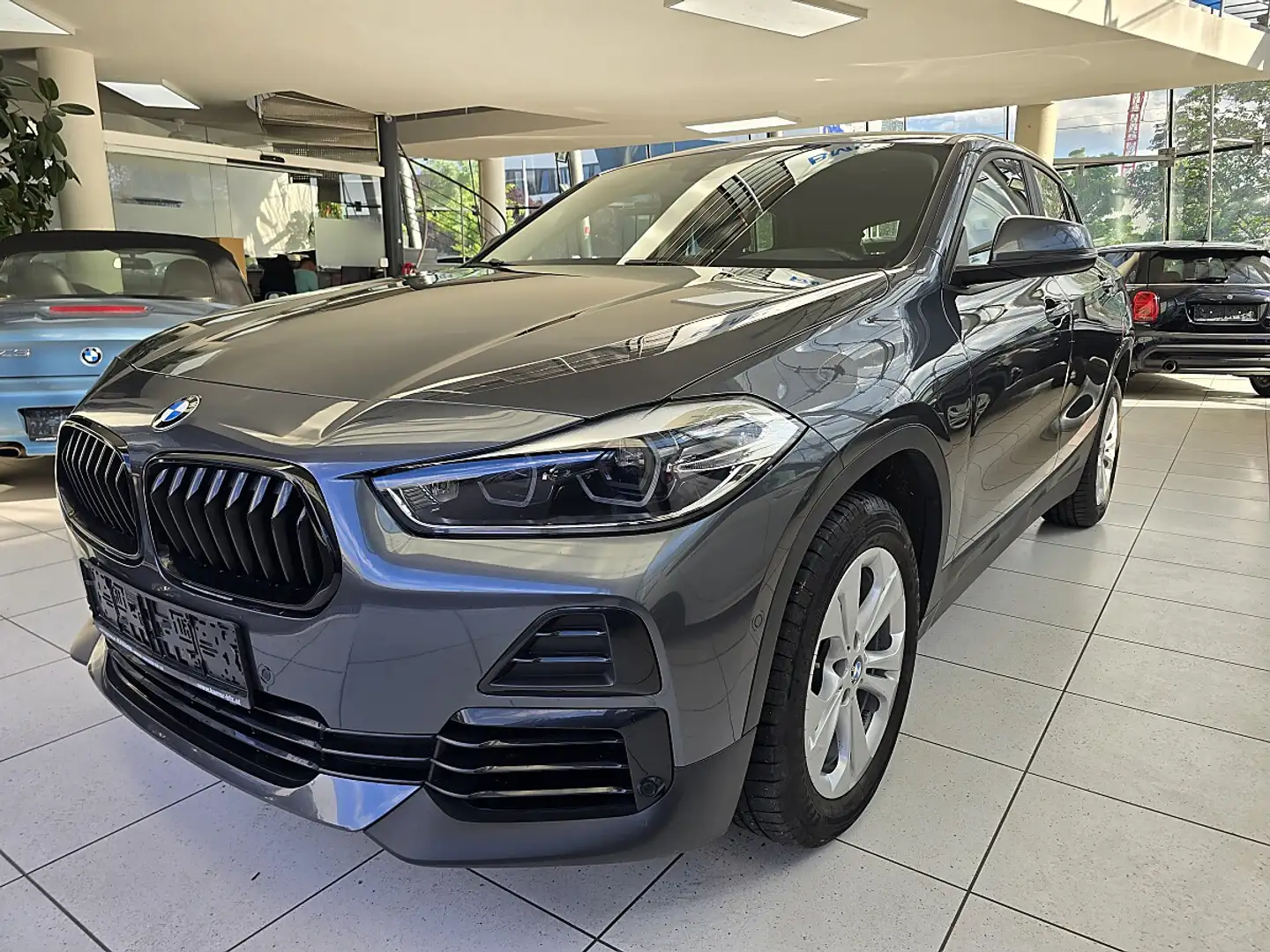 BMW X2 sDrive 18i Navi/Komfortzugang/LED/Lichtpaket Grau - 1