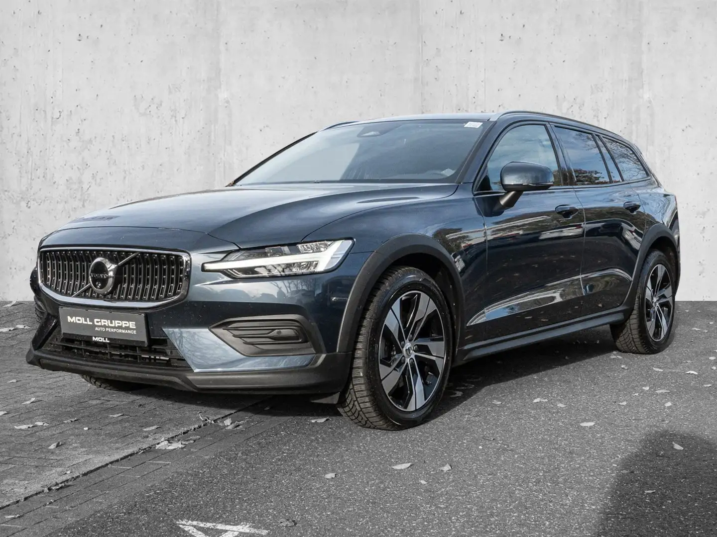 Volvo V60 V 60 Cross Country B4 AWD Plus Blau - 2