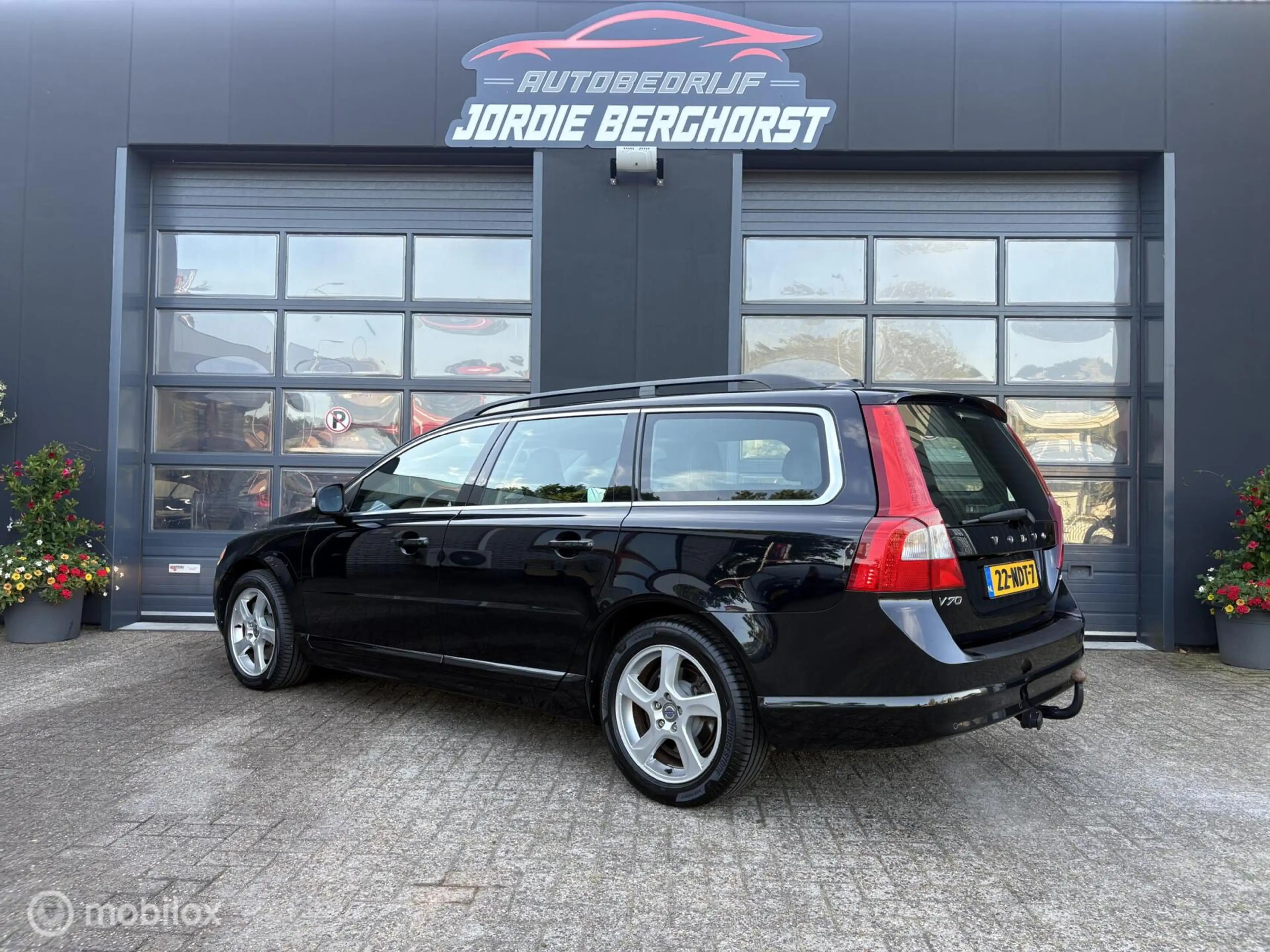 Volvo V70 2.0T Momentum — photo 6