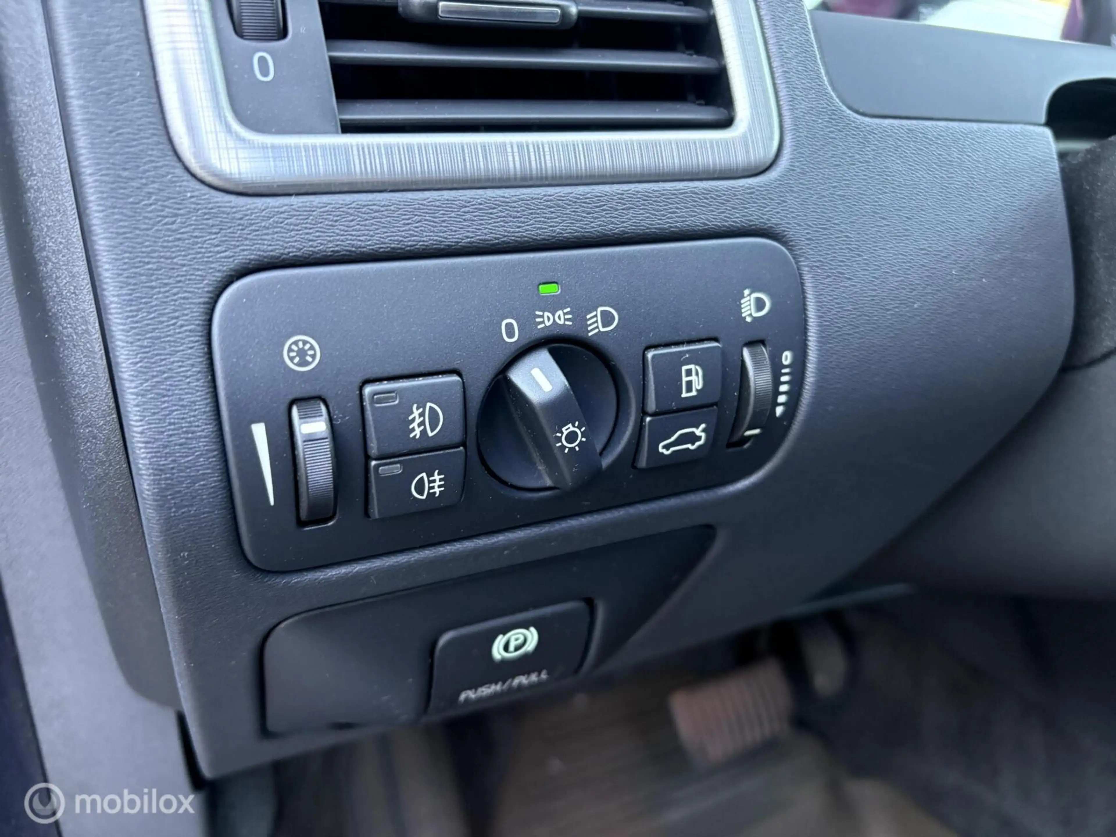 Volvo V70 2.0T Momentum — photo 15
