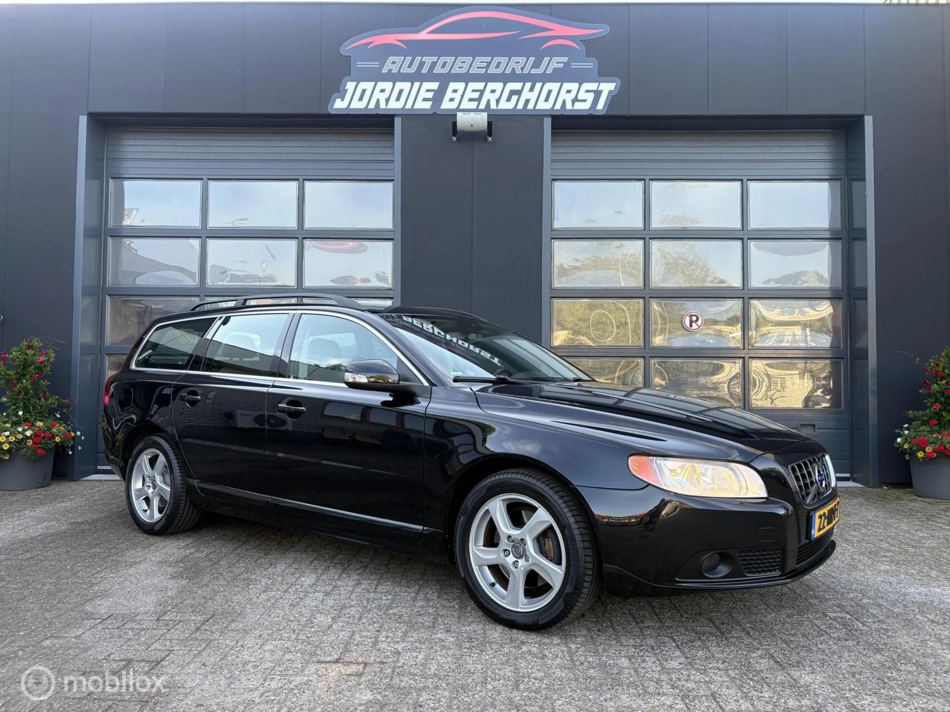 Volvo V70 2.0T Momentum — photo 3