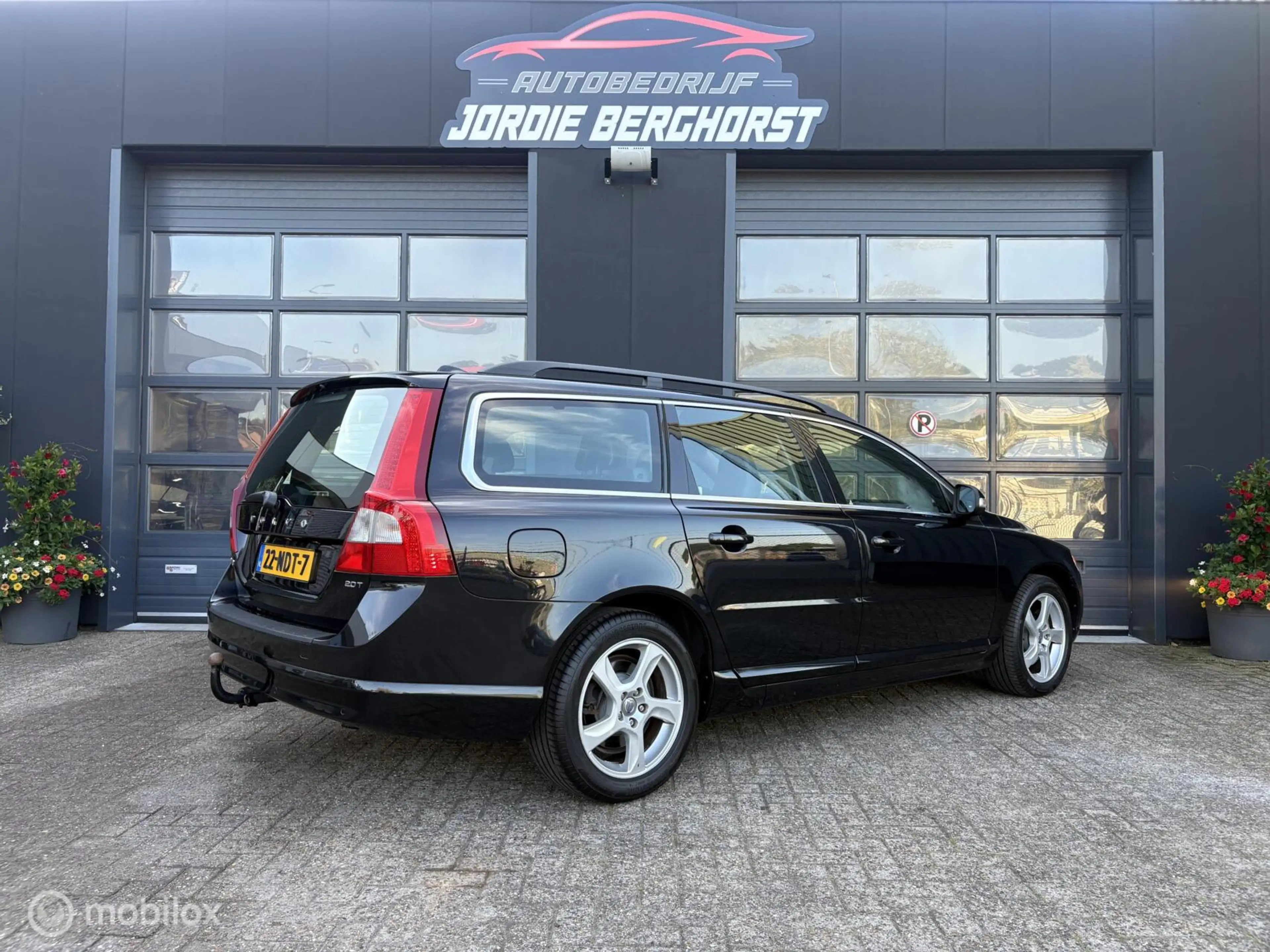 Volvo V70 2.0T Momentum — photo 4