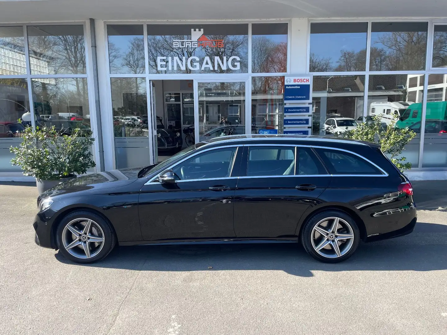 Mercedes-Benz E 300 de T-Modell/9G-DCT/AMG-LINE/LED/PANO/LEDER Nero - 2