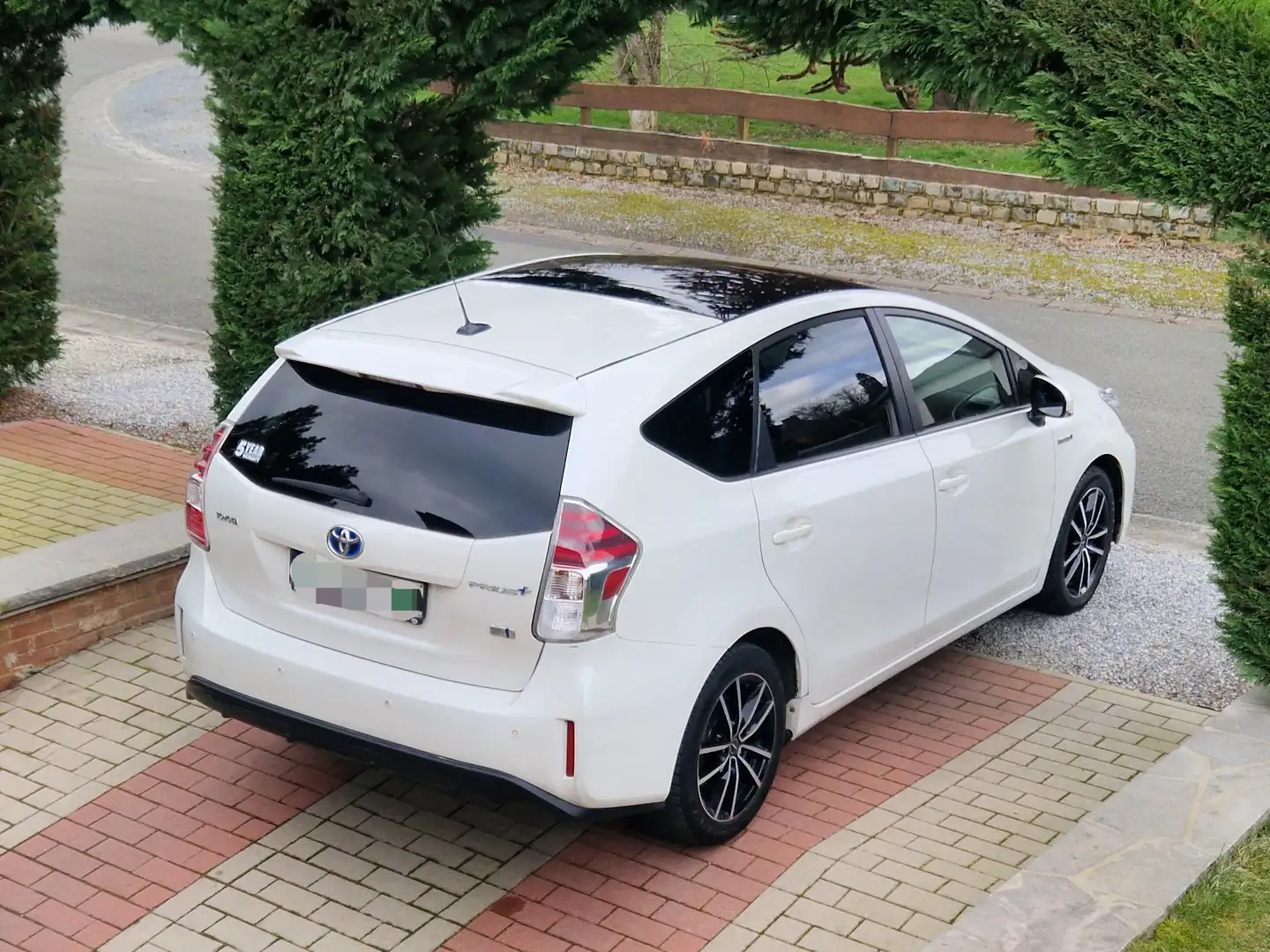 Toyota Prius+ 1.8i VVT-i Hybrid / CUIR / 7 PLACES / GARANTIE Wit - 1