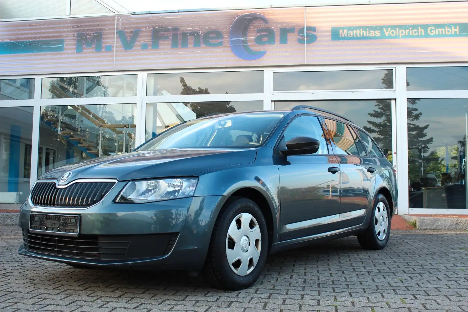 Skoda Octavia Combi Active Grau - 1