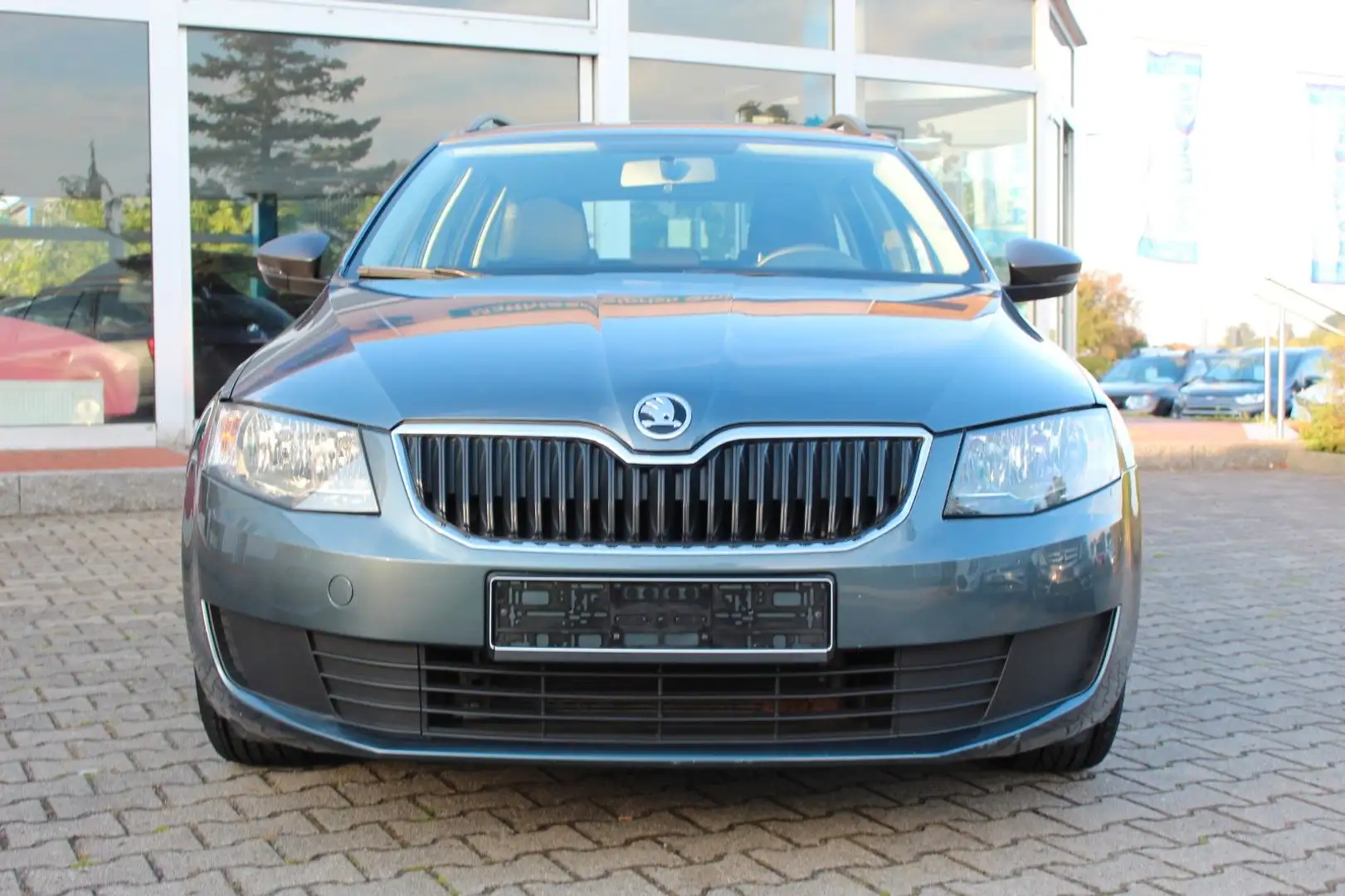 Skoda Octavia Combi Active Grau - 2