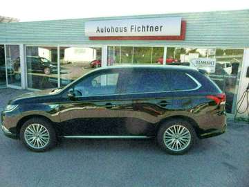 Outlander Plug-in Hybrid PLUS Intro-Paket 4WD
