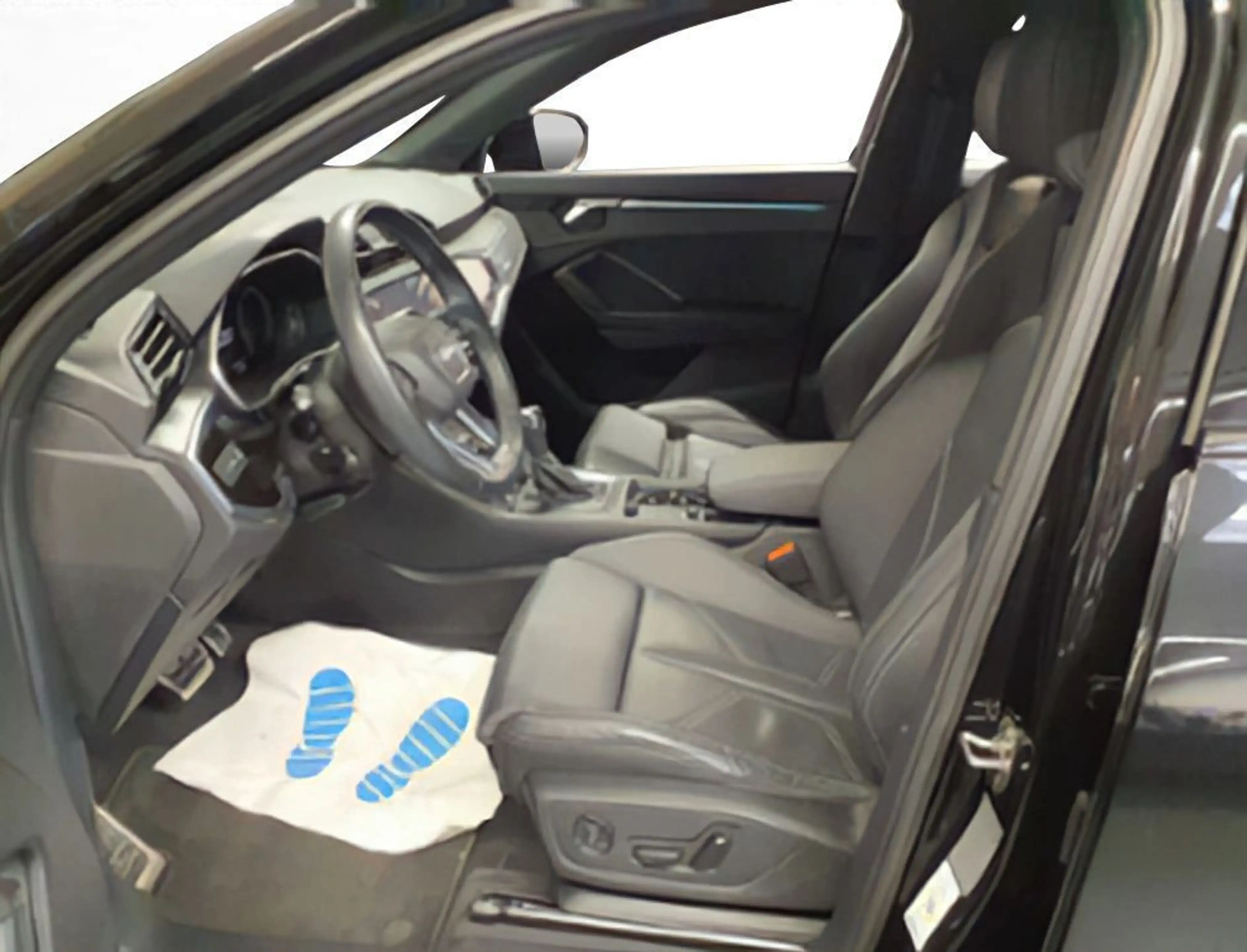 Audi Q3 35 TDI S line S tro*Pano*Matrix*Vir — photo 6