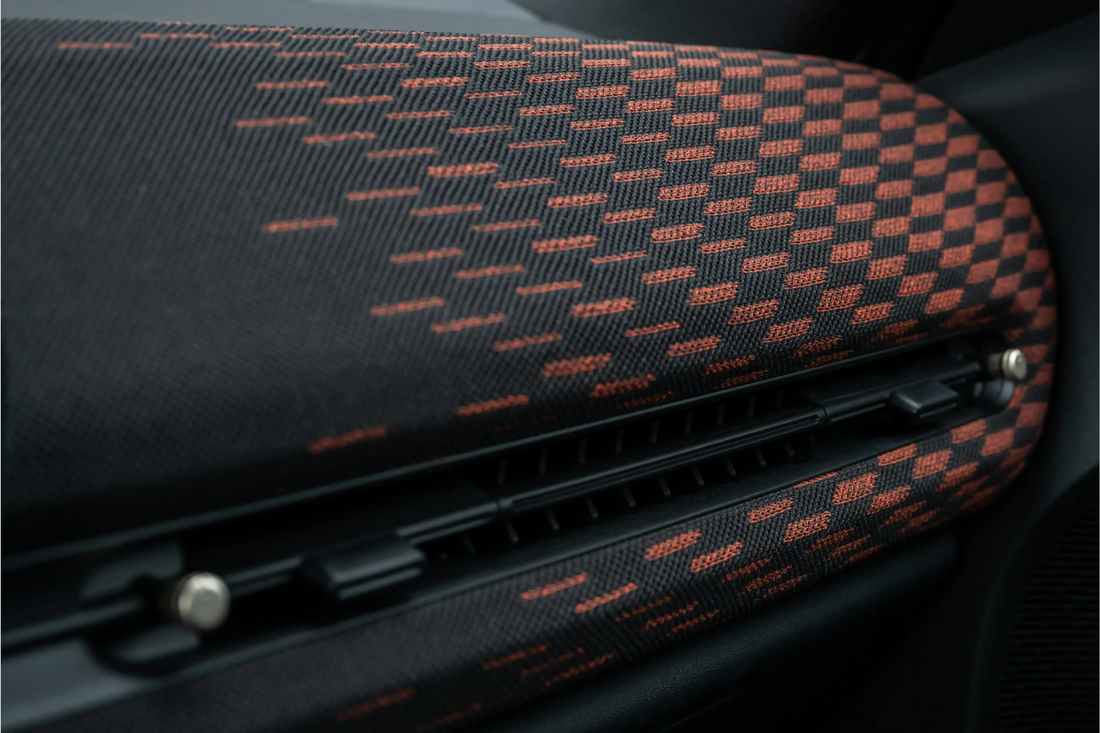 MINI Aceman E JCW John Cooper Works 54.2 kWh | Panorama | H&K — photo 32
