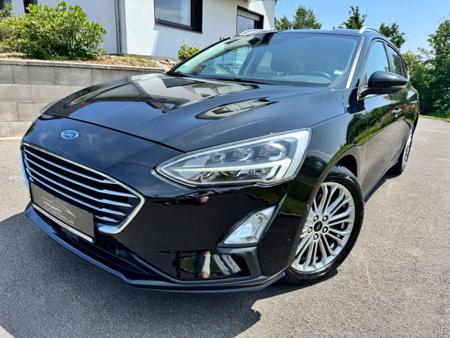 Ford Focus Turnier Titanium*LED*CAM*B&O*PARKPILOT* Zwart - 1