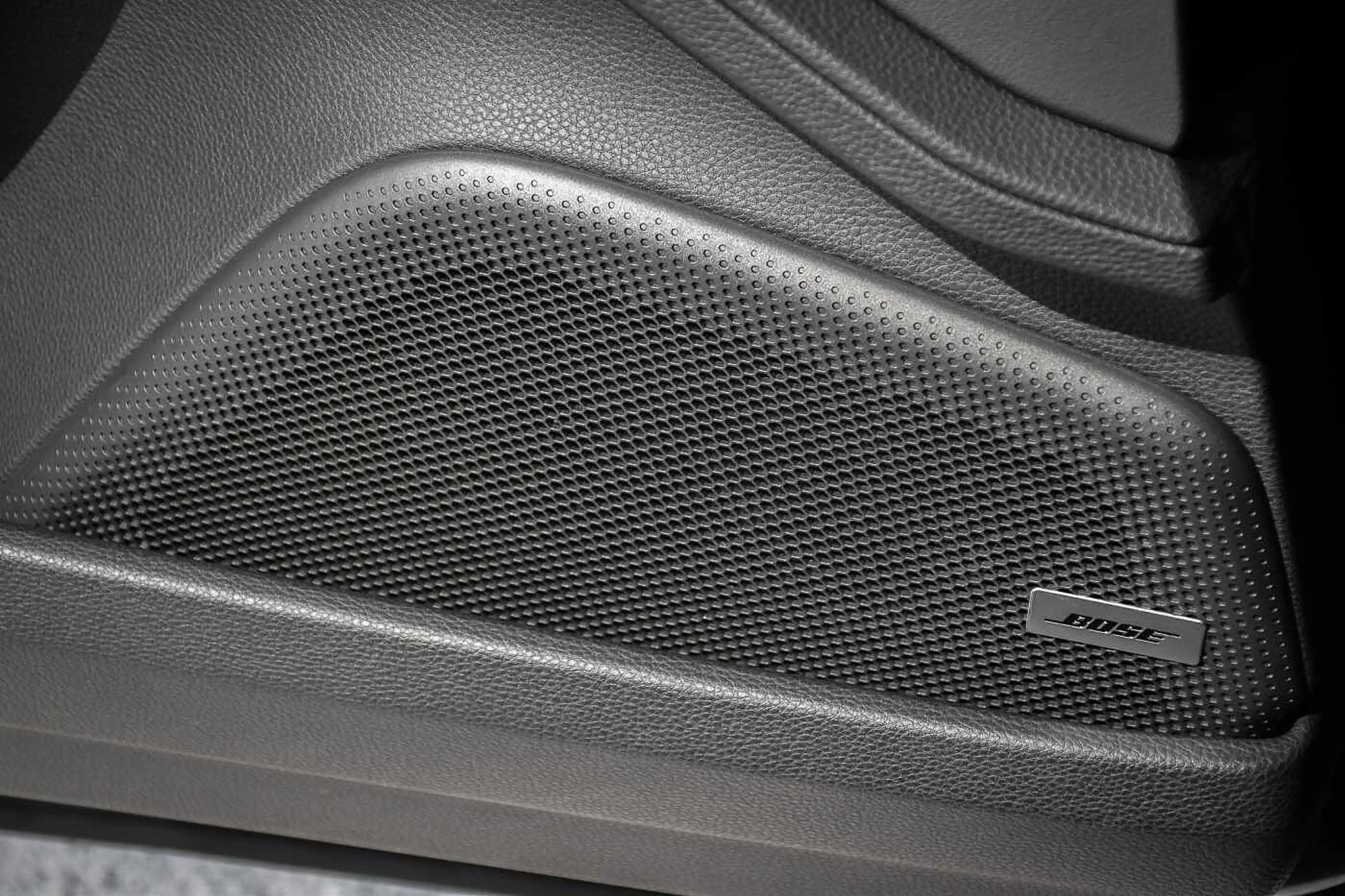 Porsche Panamera E-Hybrid SportDesign BOSE Ventilation Massage — photo 15