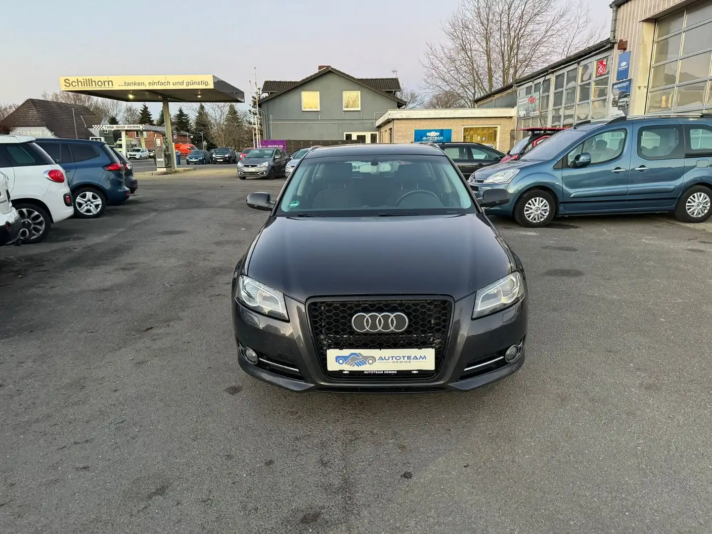 Audi A3 2.0TFSI AUTOMATIK S tronic/TÜV NEU/KLIMA/NAVI Grau - 2