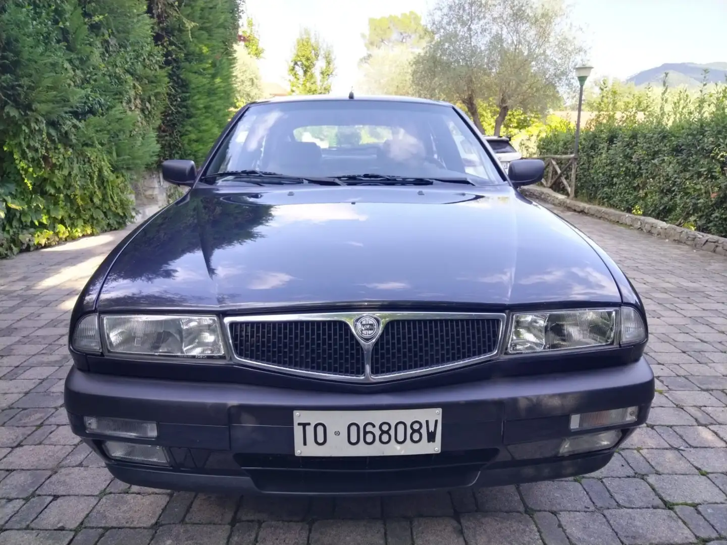 Lancia Delta 1.8 LE Negro - 2