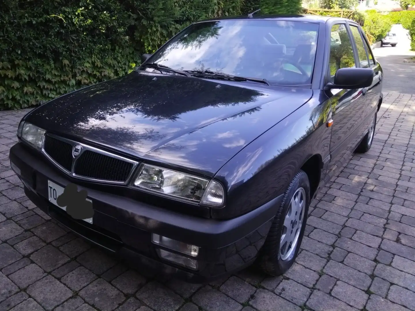 Lancia Delta 1.8 LE Nero - 1