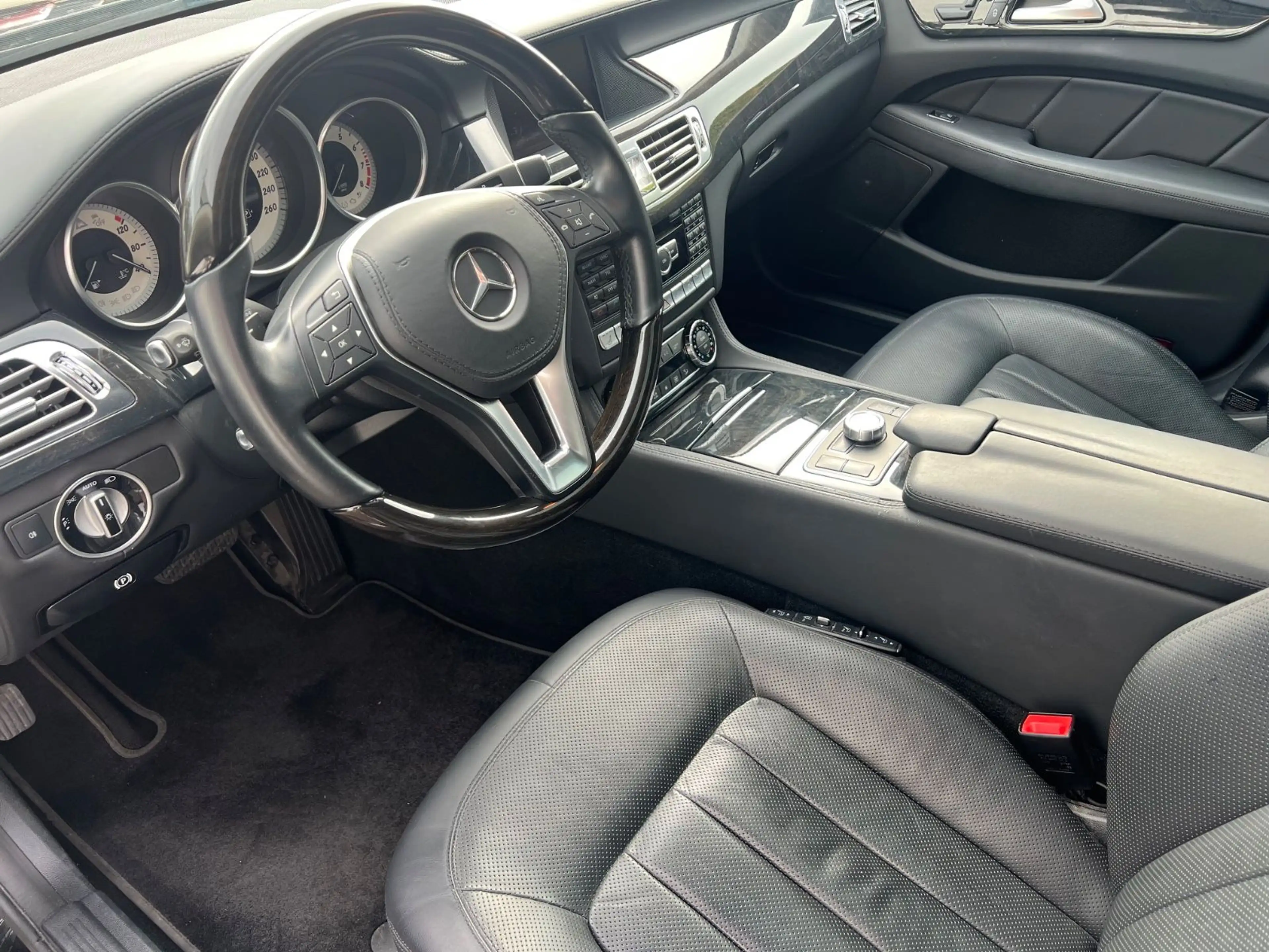 Mercedes-Benz CLS CLS 350 Shooting Brake / 2. Hand / LED / Distro. — photo 8