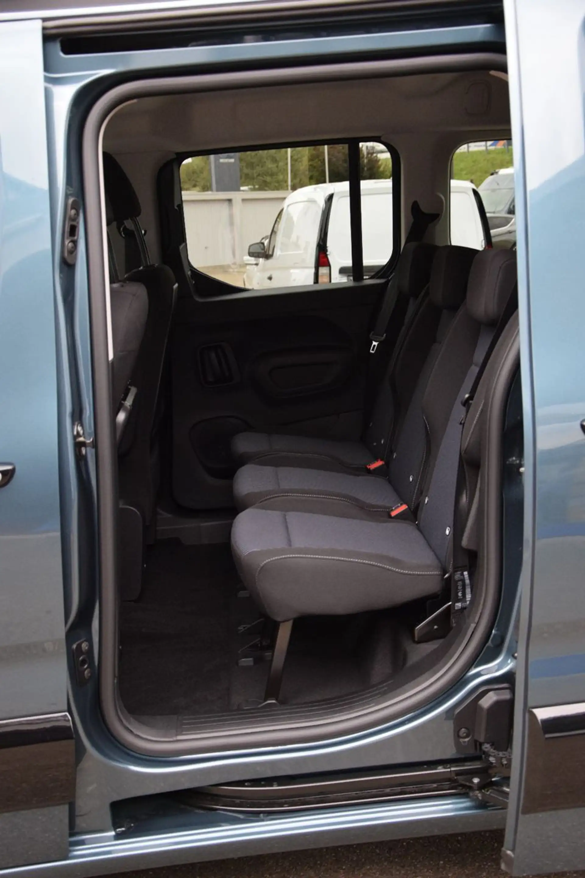 Fiat Qubo L BlueHDi 130 AT NAV 7-SITZE DACHRELING AHK — photo 8