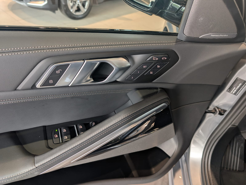 BMW X6 xDrive30d M Sport Navi Tempom.aktiv Panoramadach B — photo 15