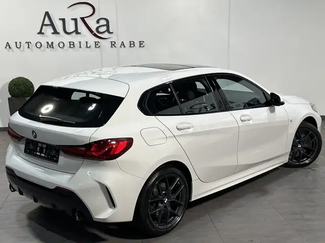 BMW 1 Series view 5