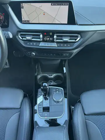 BMW 1 Series view 12