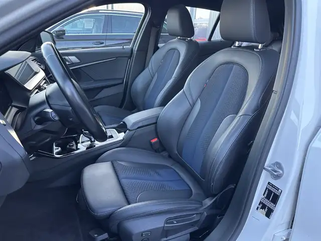 BMW 1 Series view 8