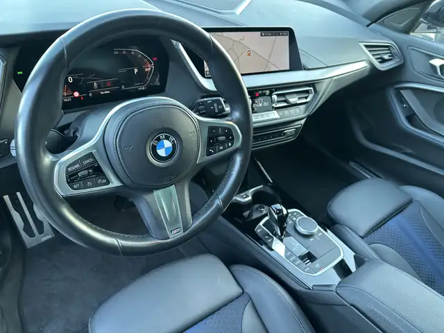 BMW 1 Series view 7