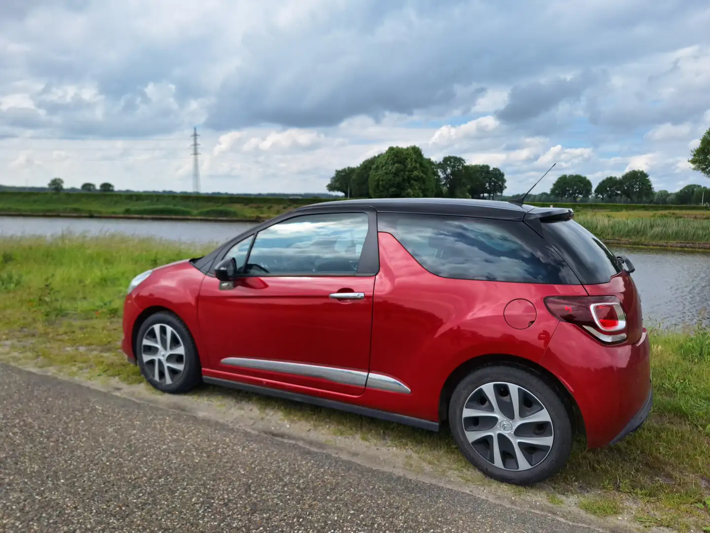 Citroen DS3 DS3 1.2 VTi Chic Rood - 1