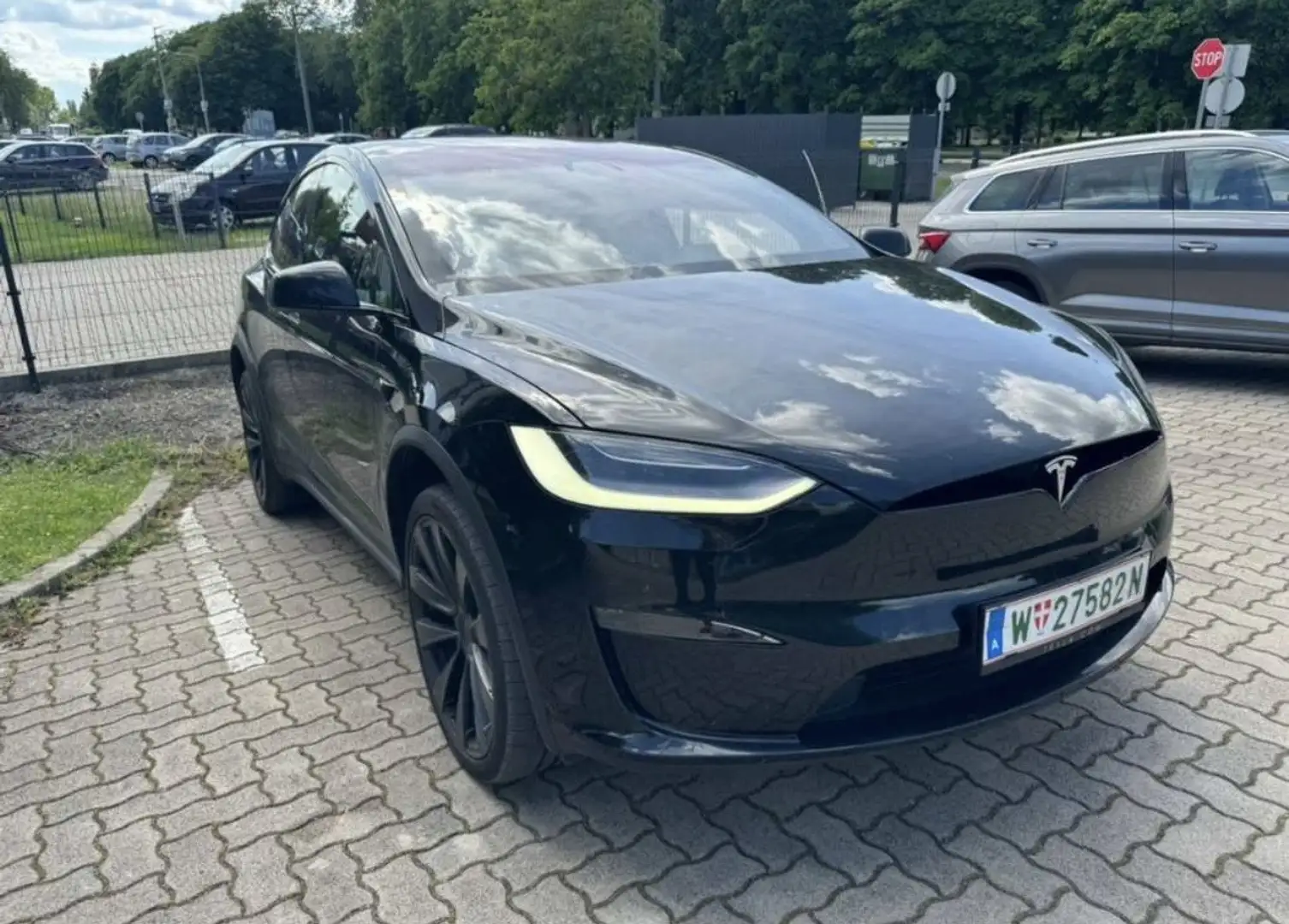 Tesla Model X Plaid - 1