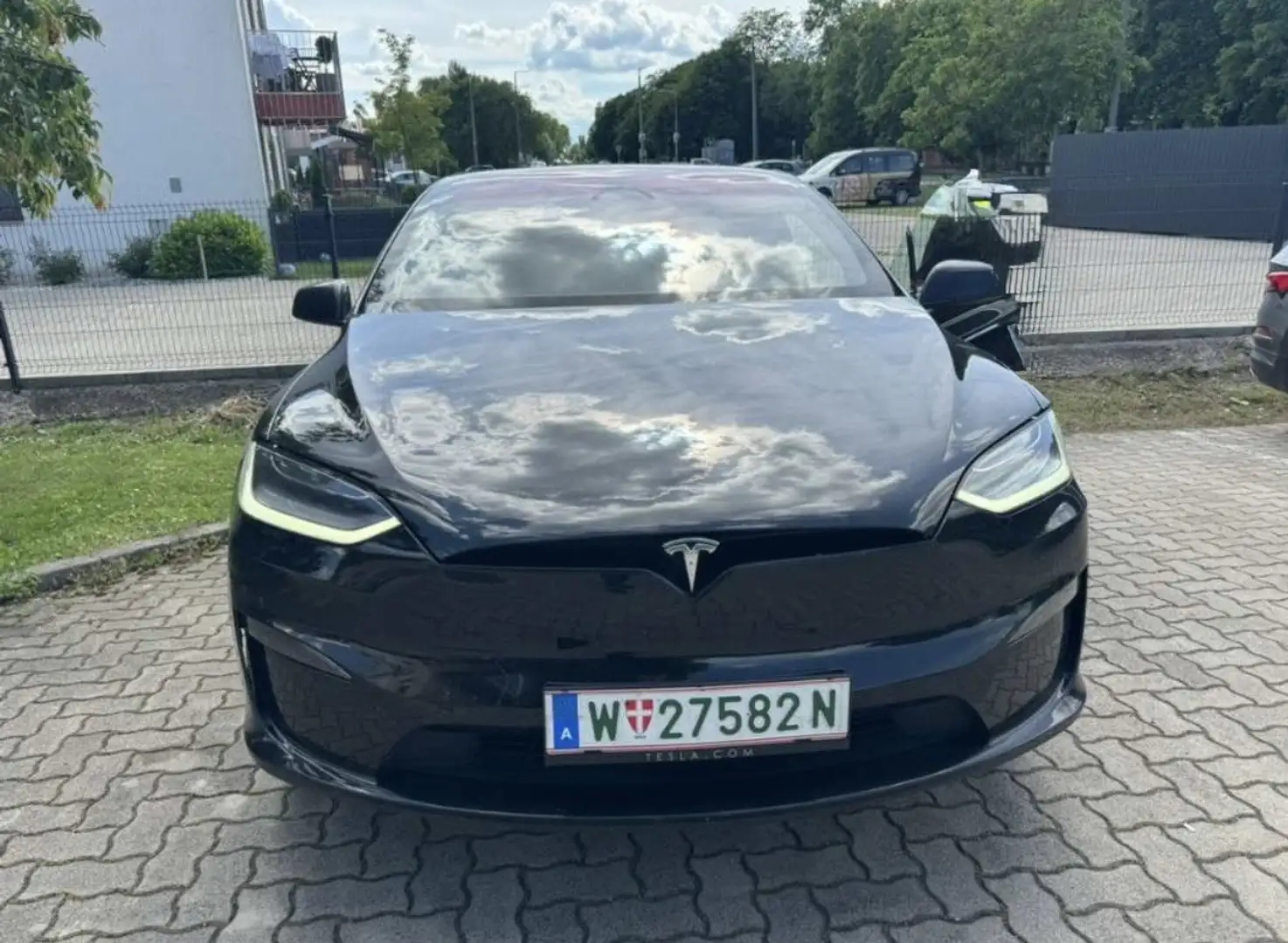 Tesla Model X Plaid - 2
