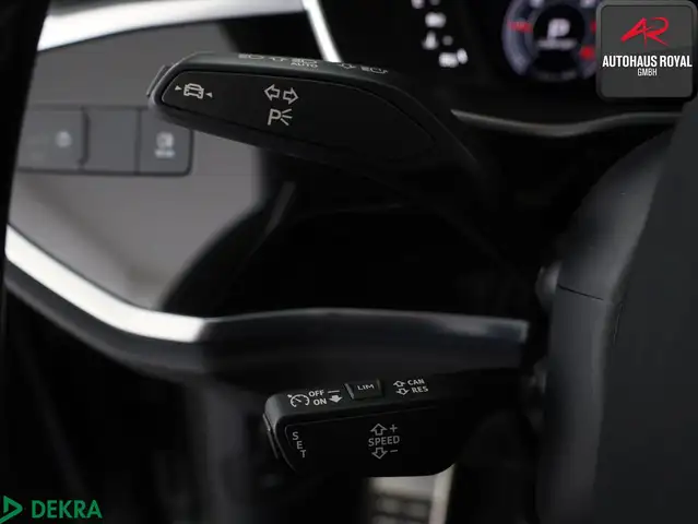 Audi Q3 view 14