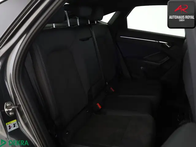 Audi Q3 view 11