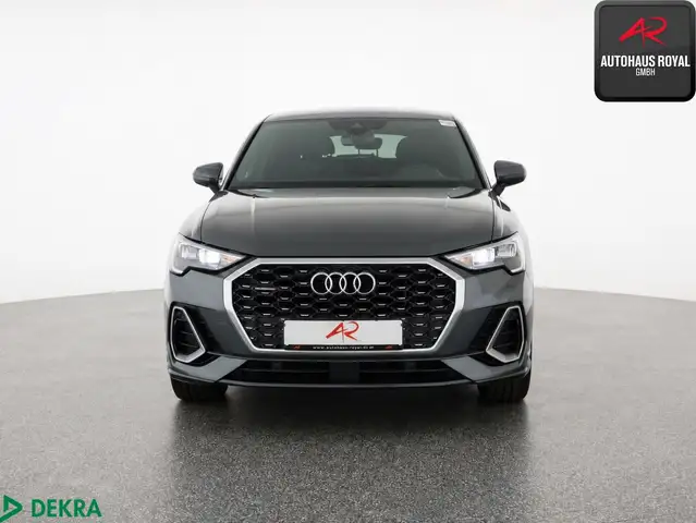 Audi Q3 view 7
