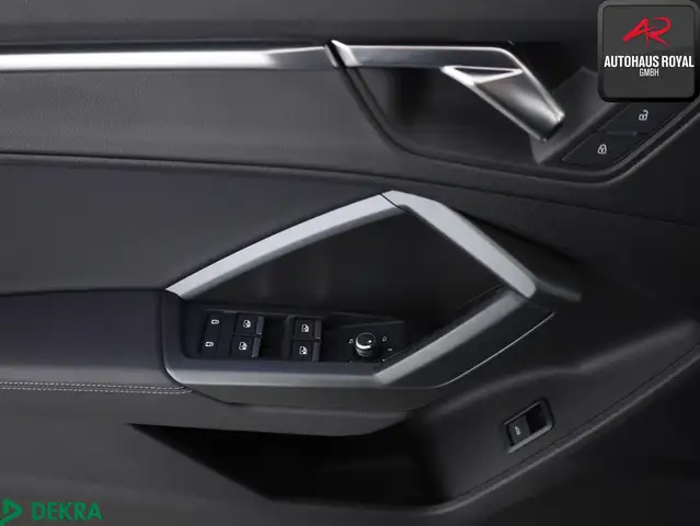 Audi Q3 view 13