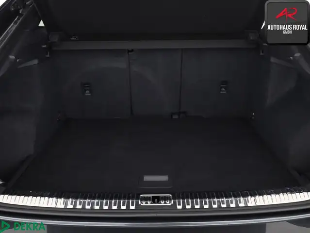 Audi Q3 view 12