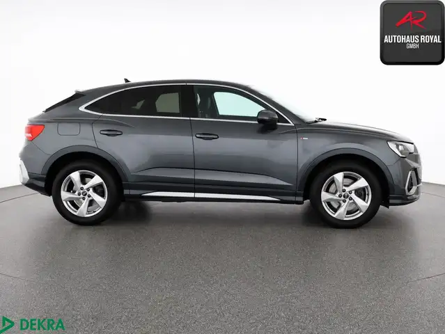 Audi Q3 view 5