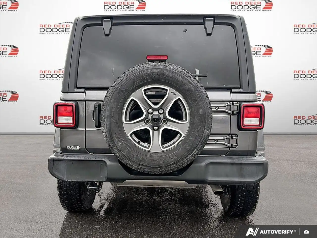 Jeep Wrangler снимка Jeep Wrangler