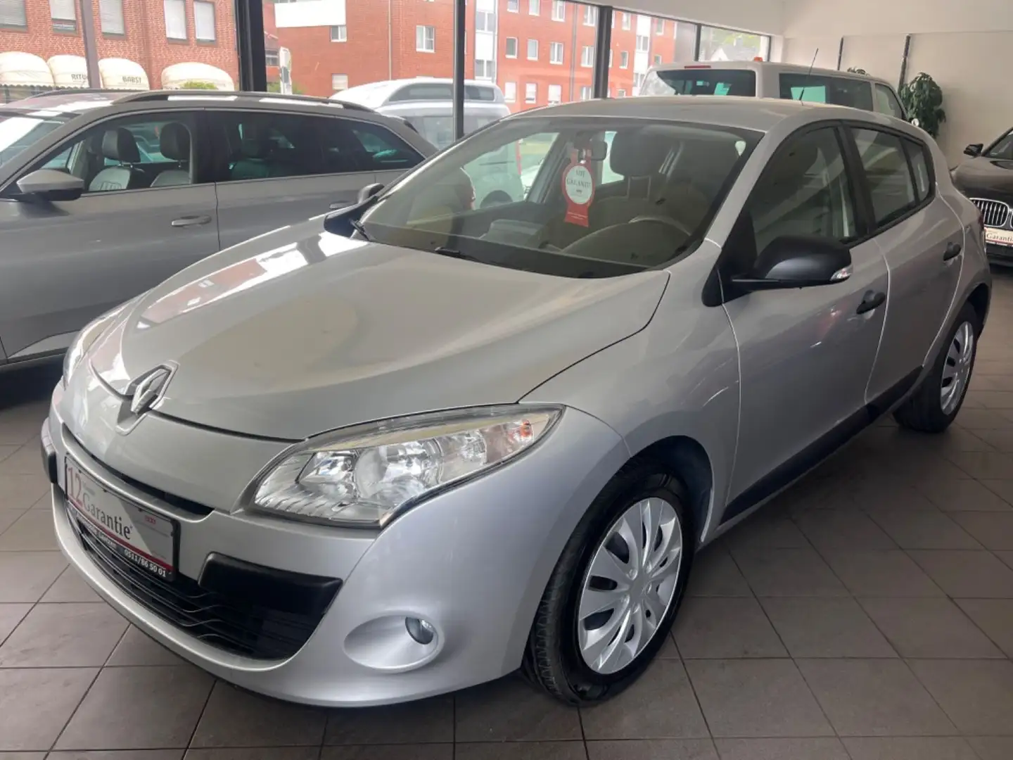 Renault Megane 1.6 Tomtom Edition ~Tempomat~Navi~SHZ~AHK Grau - 2