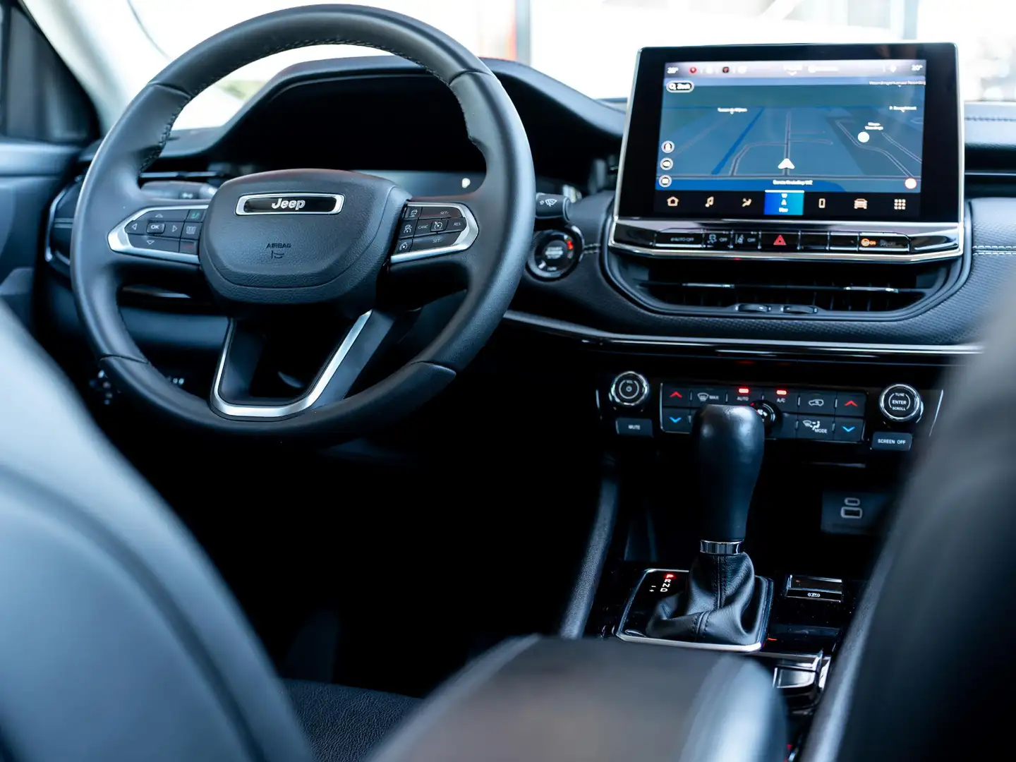 Jeep Compass 1.5T e-Hybrid Night Eagle | Trekhaak | Navigatie | Grijs - 2