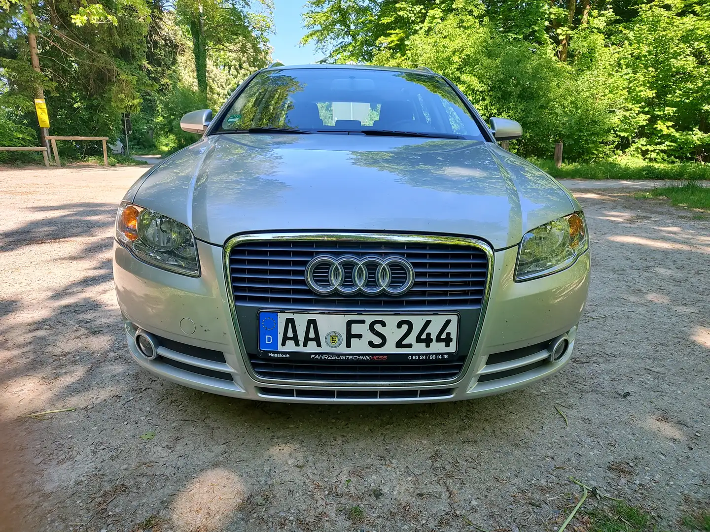 Audi A4 2.0 inkl. Garantie Navi/PDC/CarPlay/AndroidAuto Grau - 1
