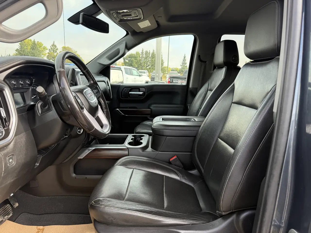 GMC Sierra 1500 снимка GMC Sierra 1500