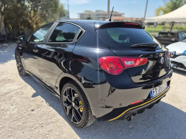 Alfa Romeo Giulietta view 2