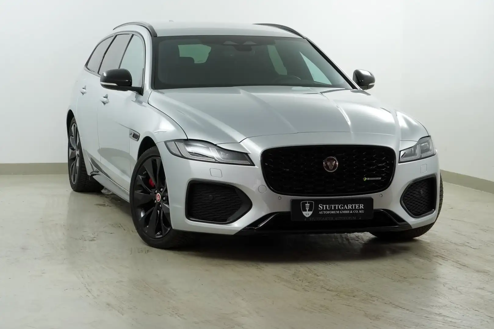 Jaguar XF Sportbrake R-Dynamic Black AWD ACC Kamera AHK Argintiu - 1