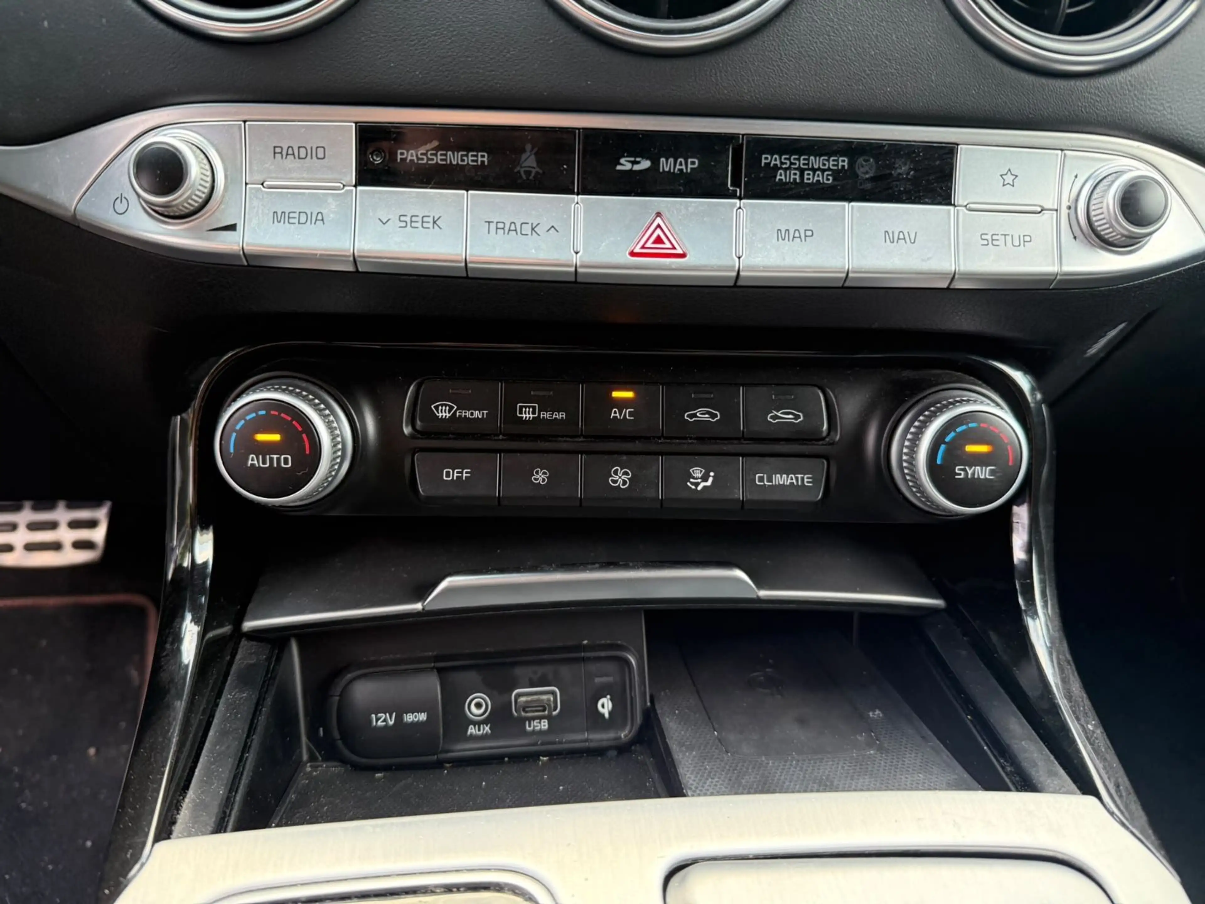 Kia Stinger GT 3.3 V6 4WD *BASTUCK-AGA*PANO*ACC*HUD* — photo 11